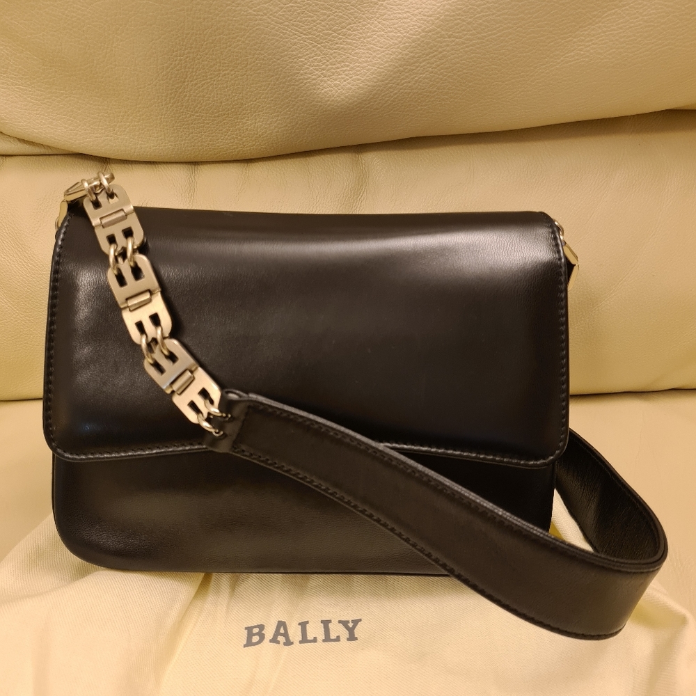 Bally lambskin purse